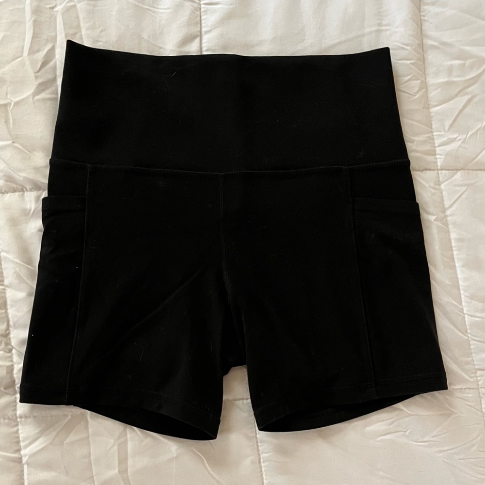 Athleta Stash Pocket Salutation Short II